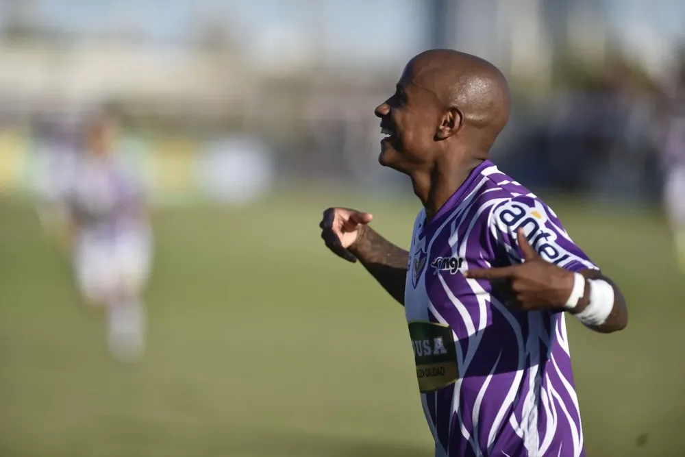 Fénix, visita a River Plate, presionado por la victoria del sábado de Peñarol