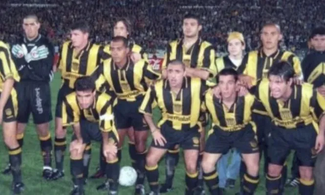 Una foto de Peñarol en 1997