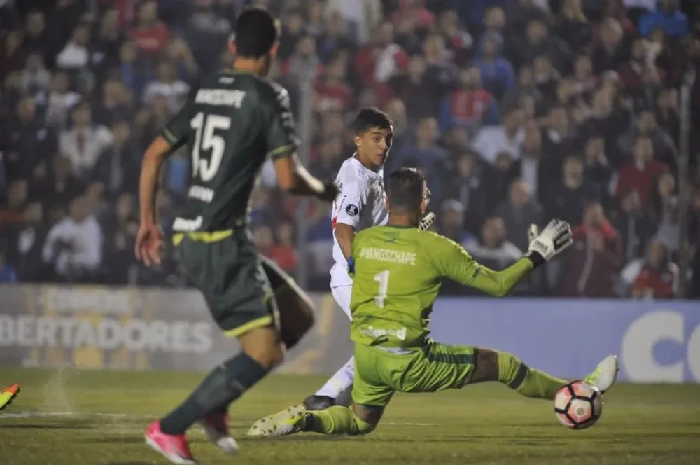 Nacional-Chapecoense en el Parque Central