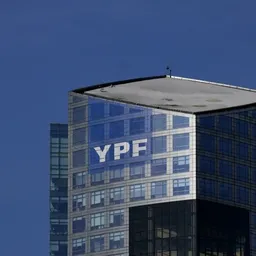Exigen acciones de YPF en el juicio por la expropiación de la empresa