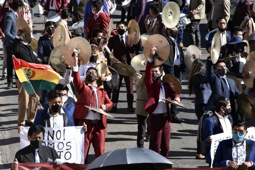 Músicos bolivianos en una protesta para que la presidenta Jeanine Añez reinstale el Ministerio de Cultura
