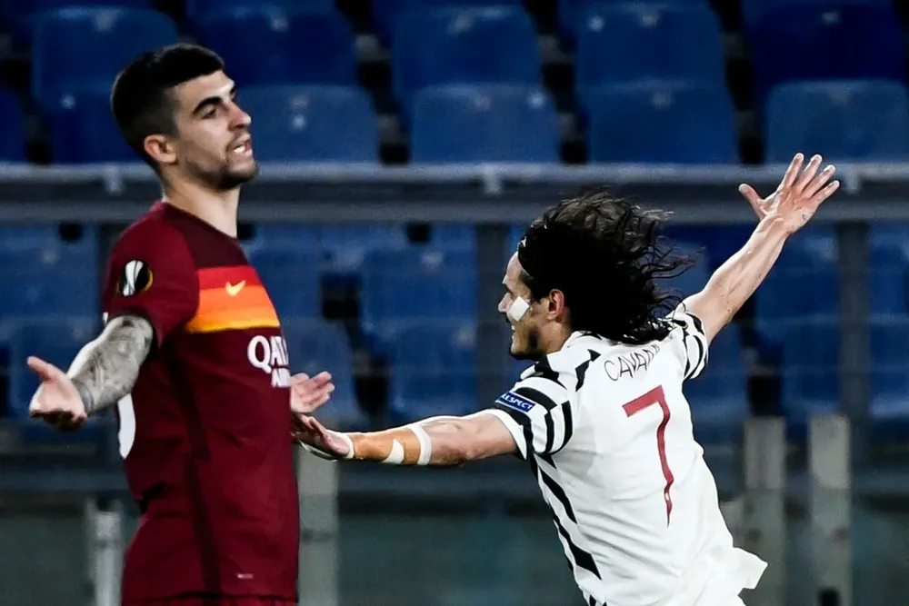 El festejo de Cavani, la desazón de Mancini