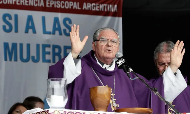 Votación sobre el aborto en Argentina: católicos y evangélicos se movilizan contra la legalización