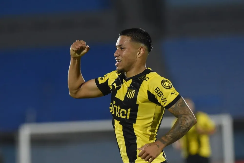 Rodrigo Saravia se va de Peñarol
