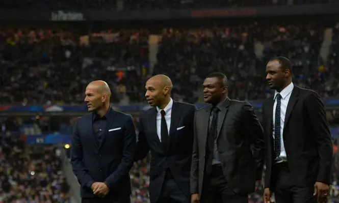 Zidane, Henry, Desailly y Vieira en un reconocimiento a sus trayectorias