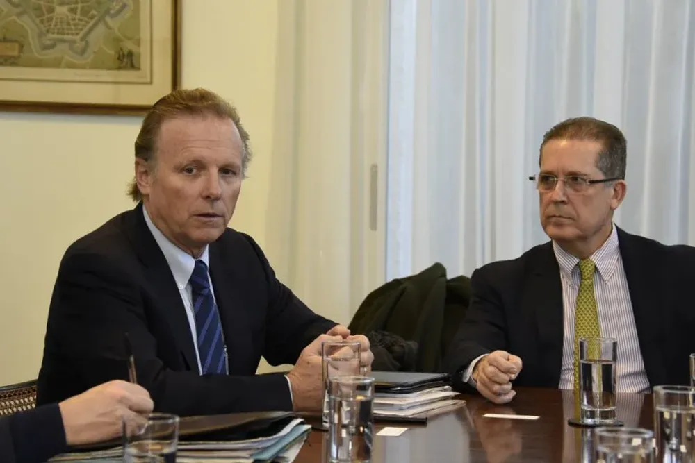 Thomaz Zanotto (izquierda) junto al embajador brasileño en Uruguay, Hadil Fontes da Rocha