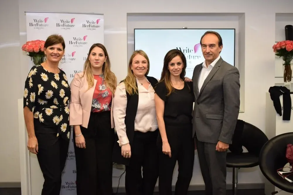 Silvana Lestido, Constanza Davyt, Magdalena Mantaras, Mariana Almirón y Federico Pigni