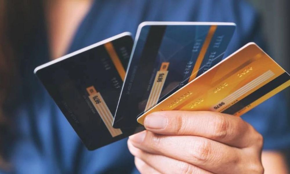 Cada vez más personas usaron sus ahorros, en dólares o en pesos, para costear gastos.