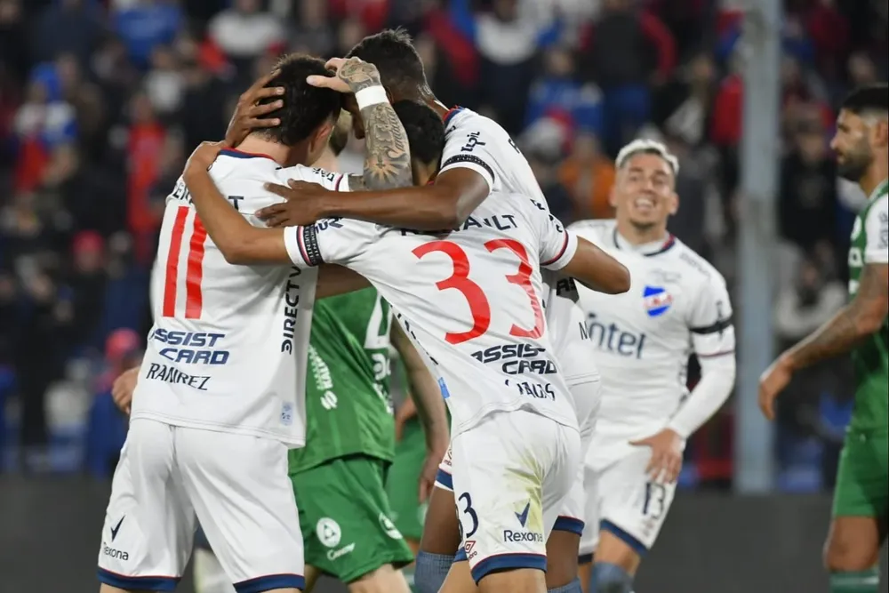 Nacional festeja la goleada ante Plaza Colonia