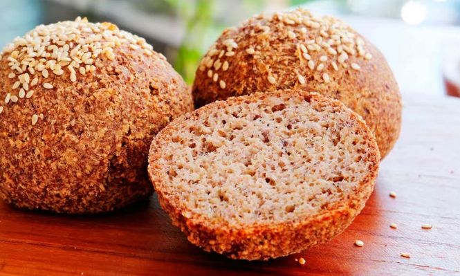 La ANMAT prohibió un tipo de pan, yogur, alfajor y golisinas de venta libre en Argentina