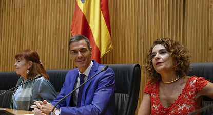 Pedro Sánchez y la vice presidenta primera del Gobierno, María Jesús Montero.