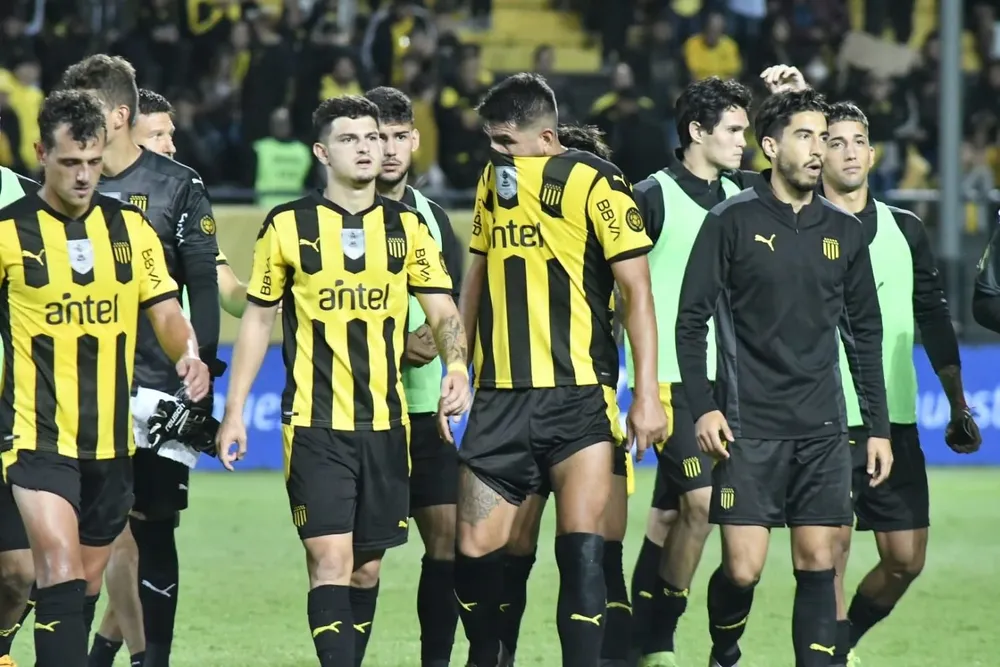 El plantel de Peñarol tiene discrepancias por premios con los dirigentes