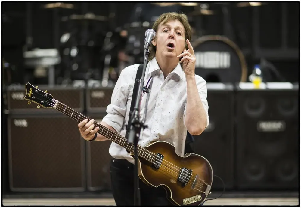 Paul McCartney ensayando en Los Ángeles