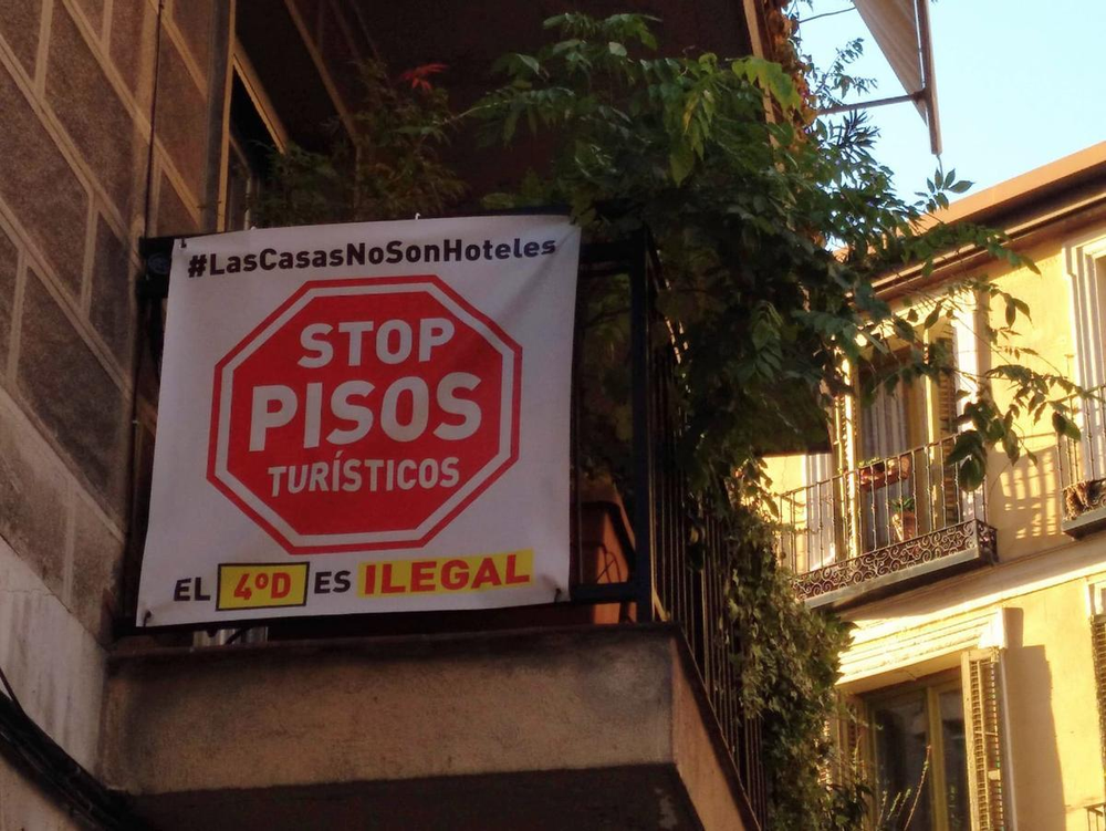 Vecinos contra la proliferación de los pisos turísticos.