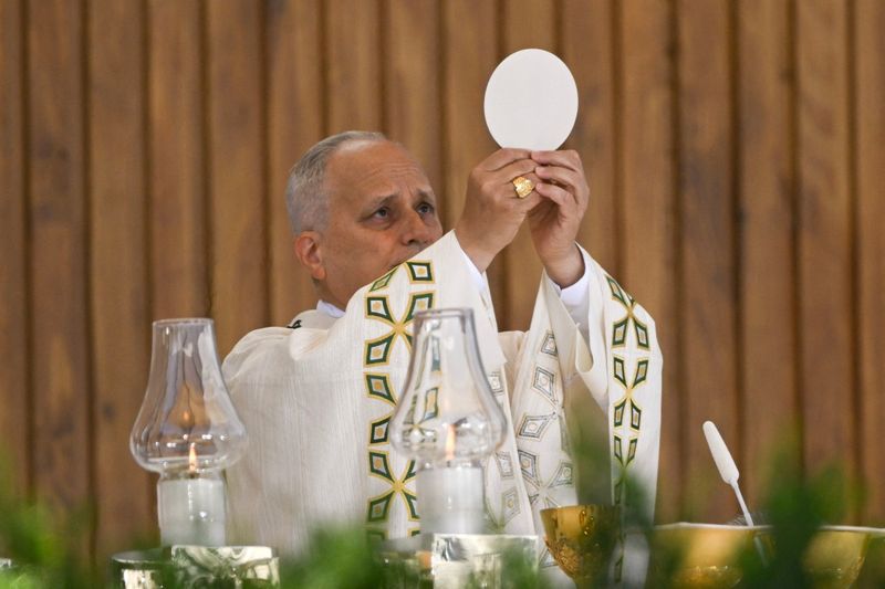 Más de un millón de fieles colman la Plaza de Cibeles para la misa del papa León XIV en Madrid