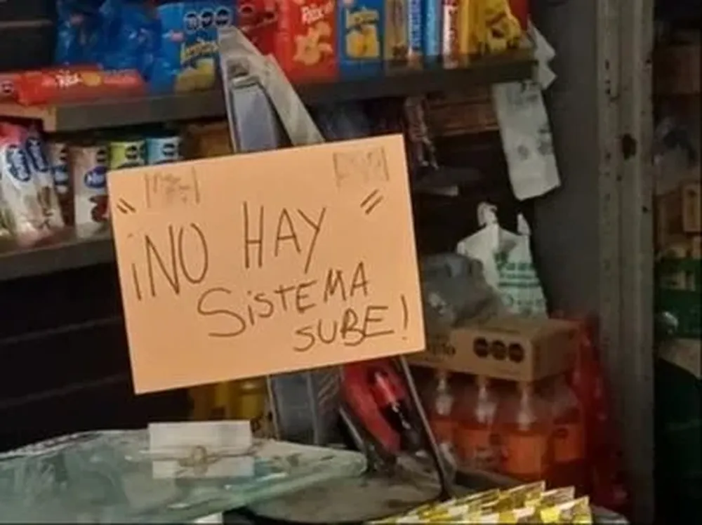 Largas filas y fallas en sistema: las complicaciones de cargar la SUBE