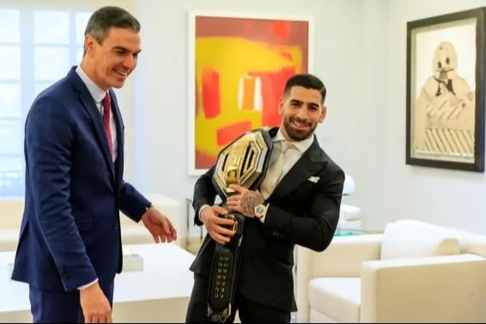 Pedro Sánchez recibe al campeón de la UFC en la categoría de peso pluma, Ilia Topuria