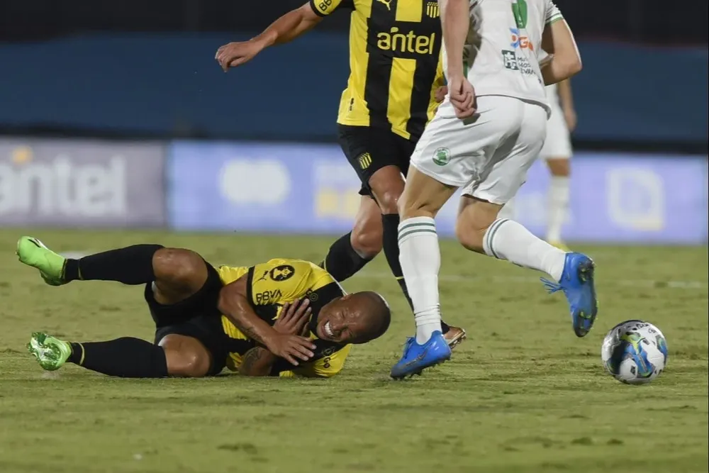 Carlos Sánchez, dos veces lesionado en la misma zona