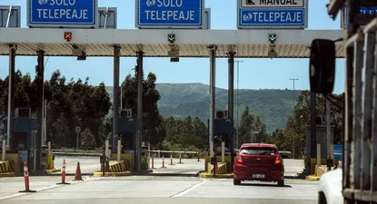 El precio del peaje se aumenta cada seis meses, una de esas veces se da a fin de año