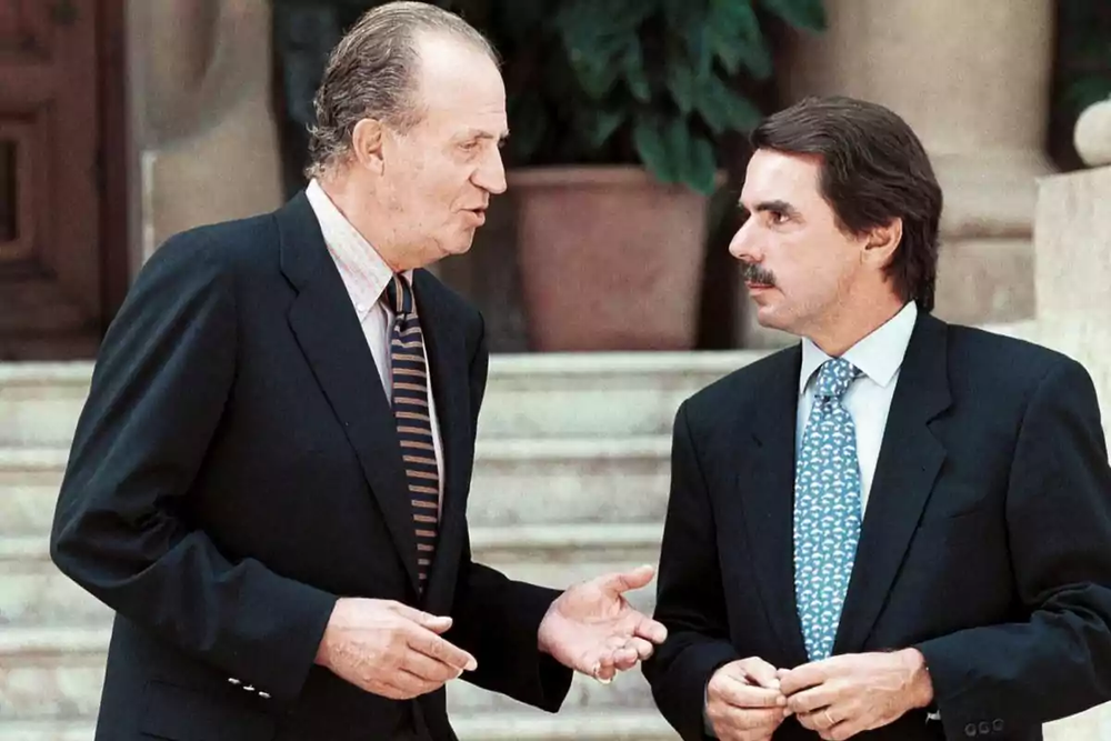 Juan Carlos I y José María Aznar en el Palacio de Marivent