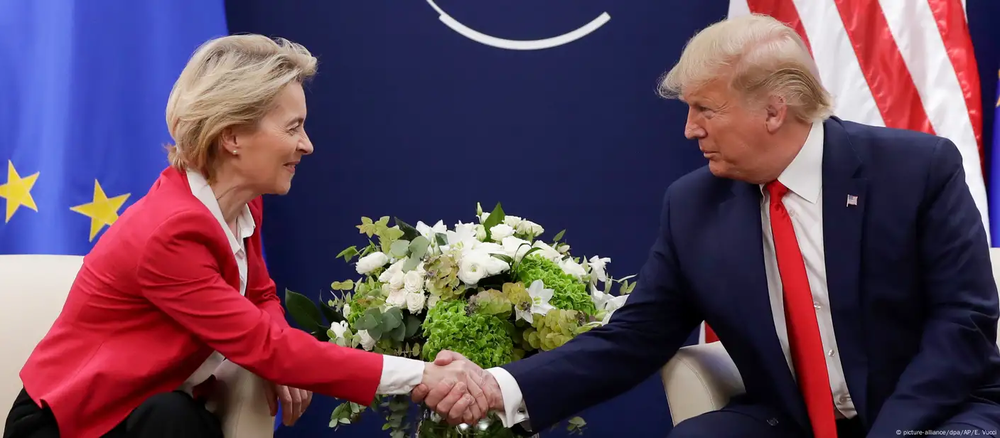 La presidenta de la Comisión Europea, Úrsula Von der Leyen y el presidente de EE.UU., Donald Trump.
