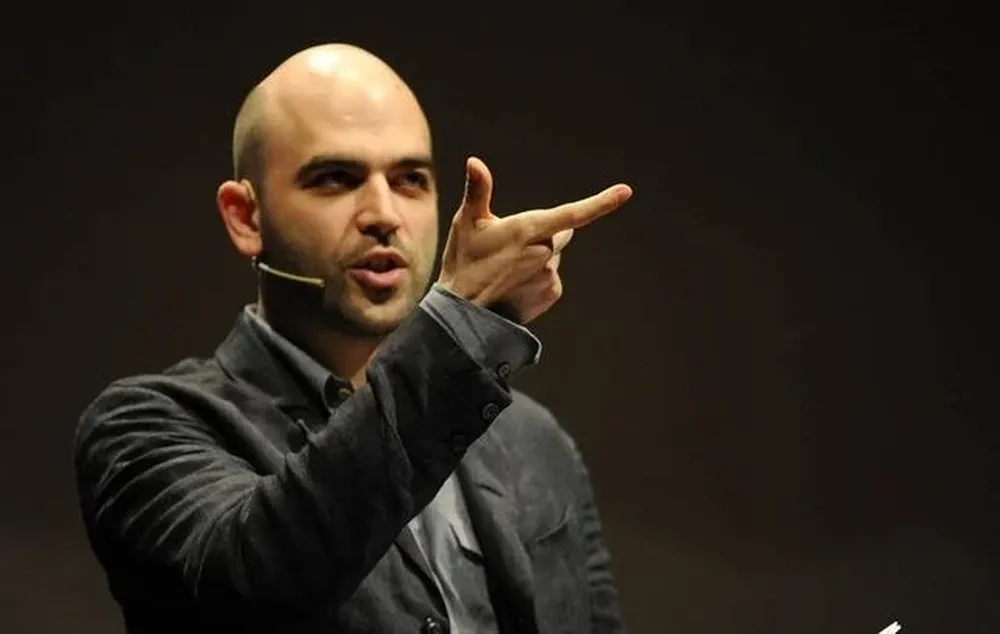 Saviano comentó en 2020 la muerte de un bebé de seis meses de Guinea durante un naufragio y acusó a Meloni por el uso político que hizo con la migración.