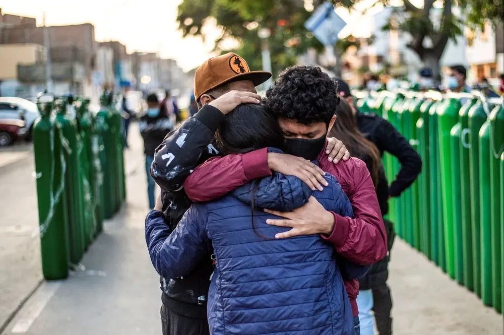 Perú actualizó cifras de muertos por la pandemia y escaló a más de 180 mil