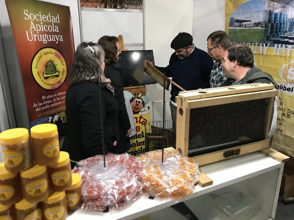 El stand de la SAU está en el Paseo de Compras de la Expo Prado.