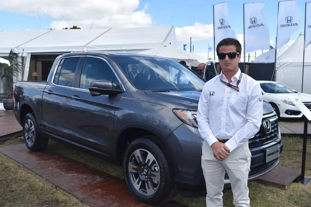 Félix Pereira con la segunda generación de la pick-up Ridgeline