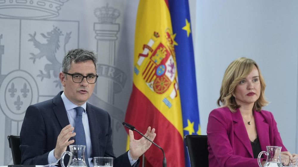 Félix Bolaños y Pilar Alegría tras la reunión del Consejo de Ministros