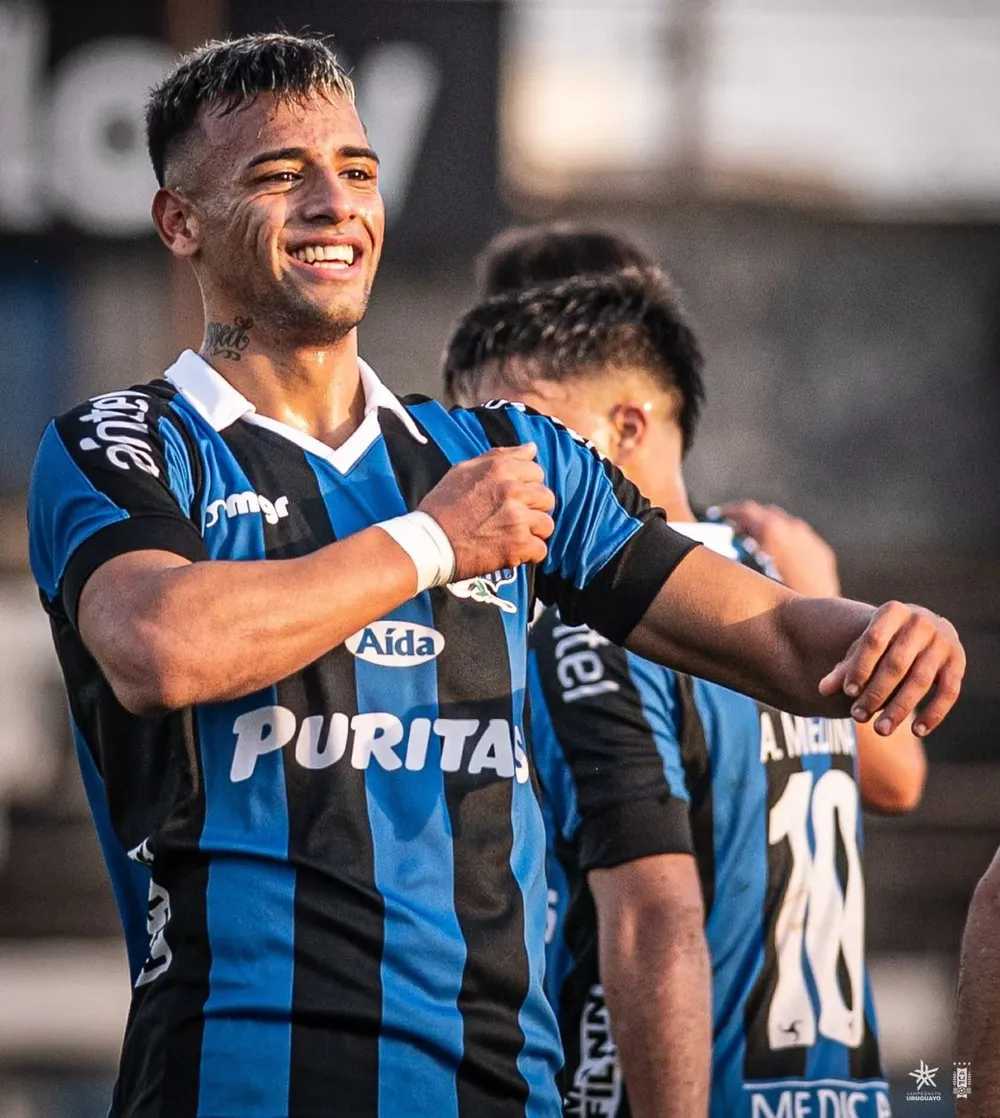 Luciano Rodríguez, goleador del negriazul