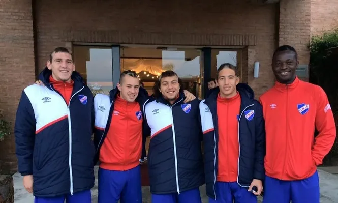 Rogel, Rodrigo Amaral, Maxi Falcón, Marcio Benítez y el nigeriano Bruno Ibeh en la pretemporada de Nacional en 2015