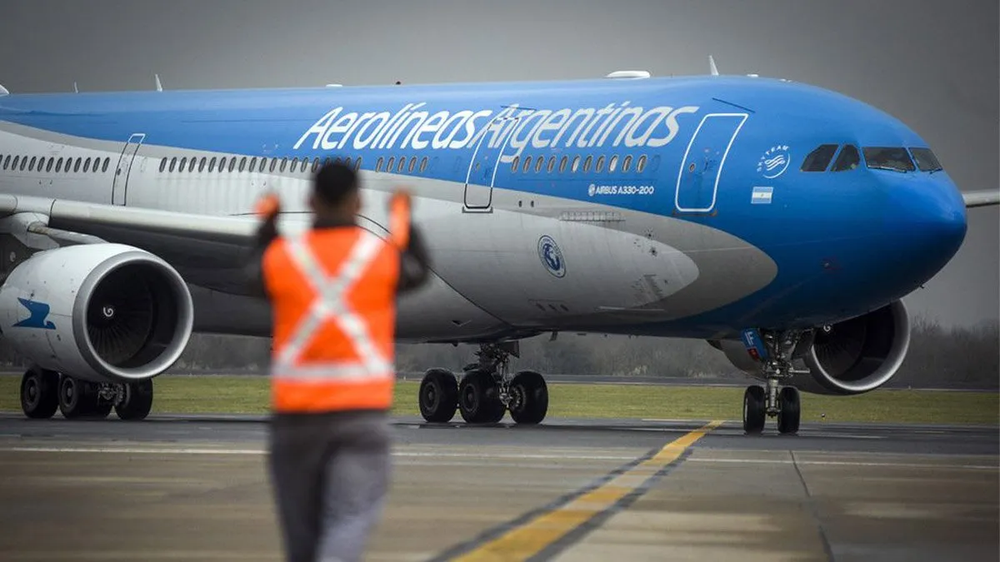Aerolíneas Argentinas de paro: por una medida gremial informaron demoras y cancelaciones desde el lunes 19