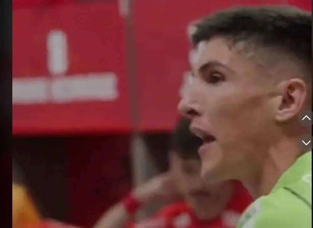 La arenga de Rochet en el vestuario