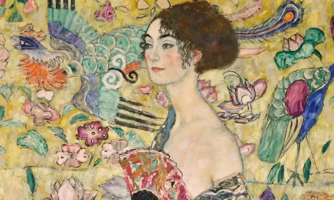 Se ha sugerido que la mujer podría ser Johanna Staude, una de las modelos favoritas de Klimt, aunque la literatura más reciente señala que su identidad es desconocida.