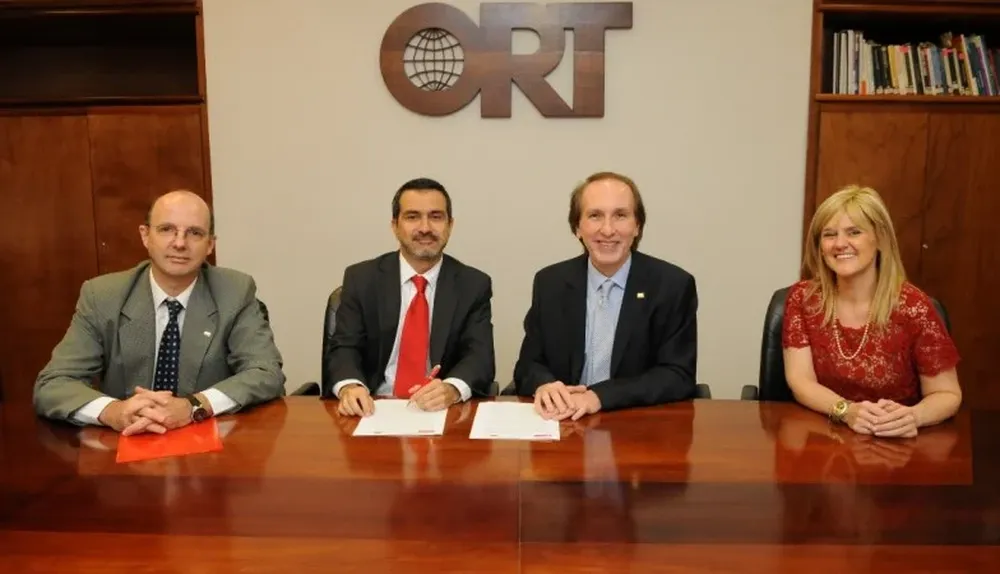 Daniel Oliveri, Juan Carlos Chomali, Jorge Grunberg y María de la Paz Goldaracena.