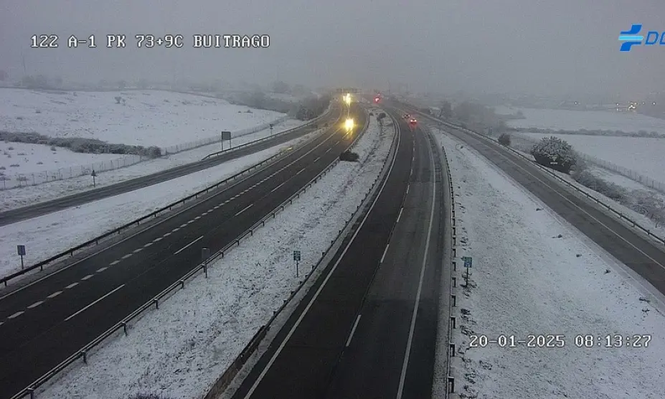 Nevada en la carretera A-1 cerca&nbsp; de Buitrago de Lozoya.