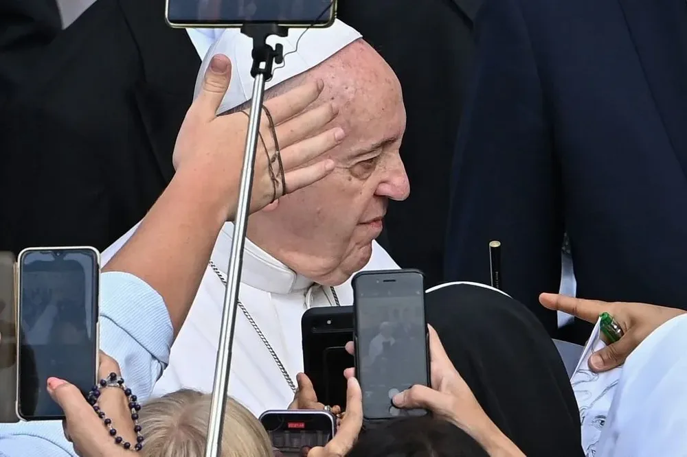 El cardenal Angelo Becciu es uno de los más influyentes del Vaticano y colaborador cercano del papa Francisco.