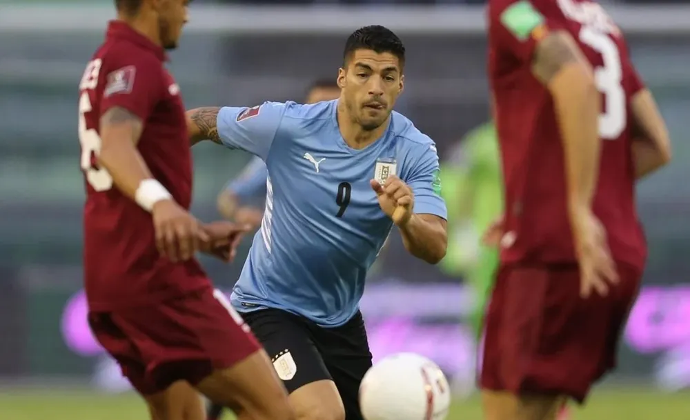 Suárez ante los defensores venezolanos