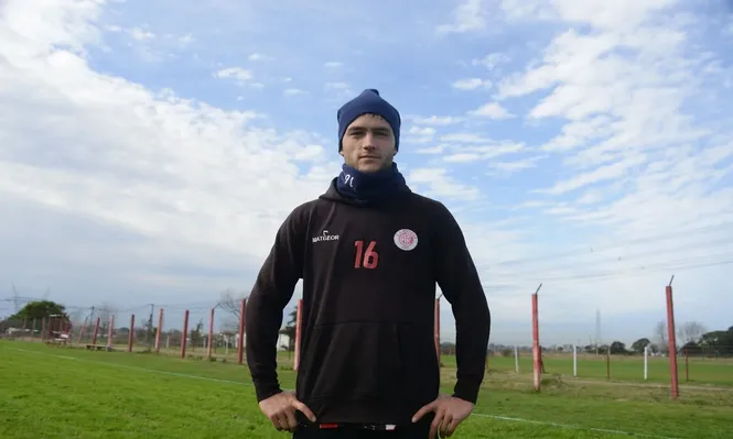 Renato César, el jugador marcado por una lesión que busca el ascenso