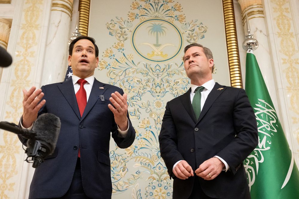 El Secretario de Estado de Trump, Marco Rubio, junto al Asesor de Seguridad Nacional Mike Waltz, en la previa al encuentro con los delegados de Ucrania.