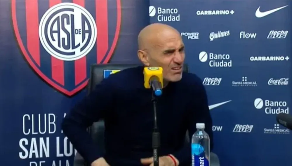 Conferencia de Paolo Montero en San Lorenzo de Almagro y sus reacciones por los ruidos molestos