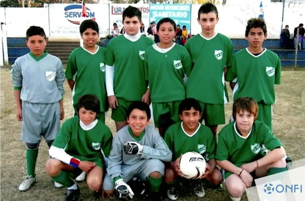 Darwin Núñez, de la selección uruguaya, en su equipo de Baby Fútbol, La Luz de Artigas