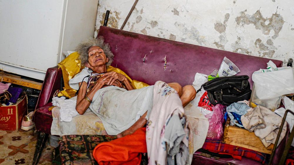 Pilar, de 81 años, convaleciente del virus chikungunya en su casa de La Habana en noviembre.