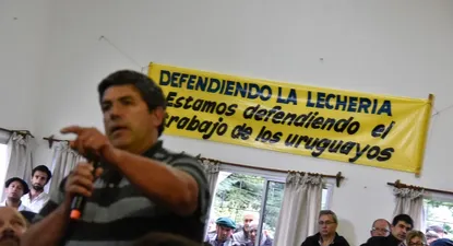 tamberos dicen que cierra un tambo por dia y piden reunion urgente con vazquez