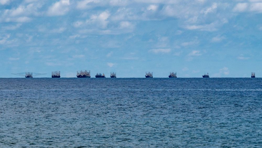 Los barcos chinos mantienen una presencia intimidante y permanente en Pagasa.