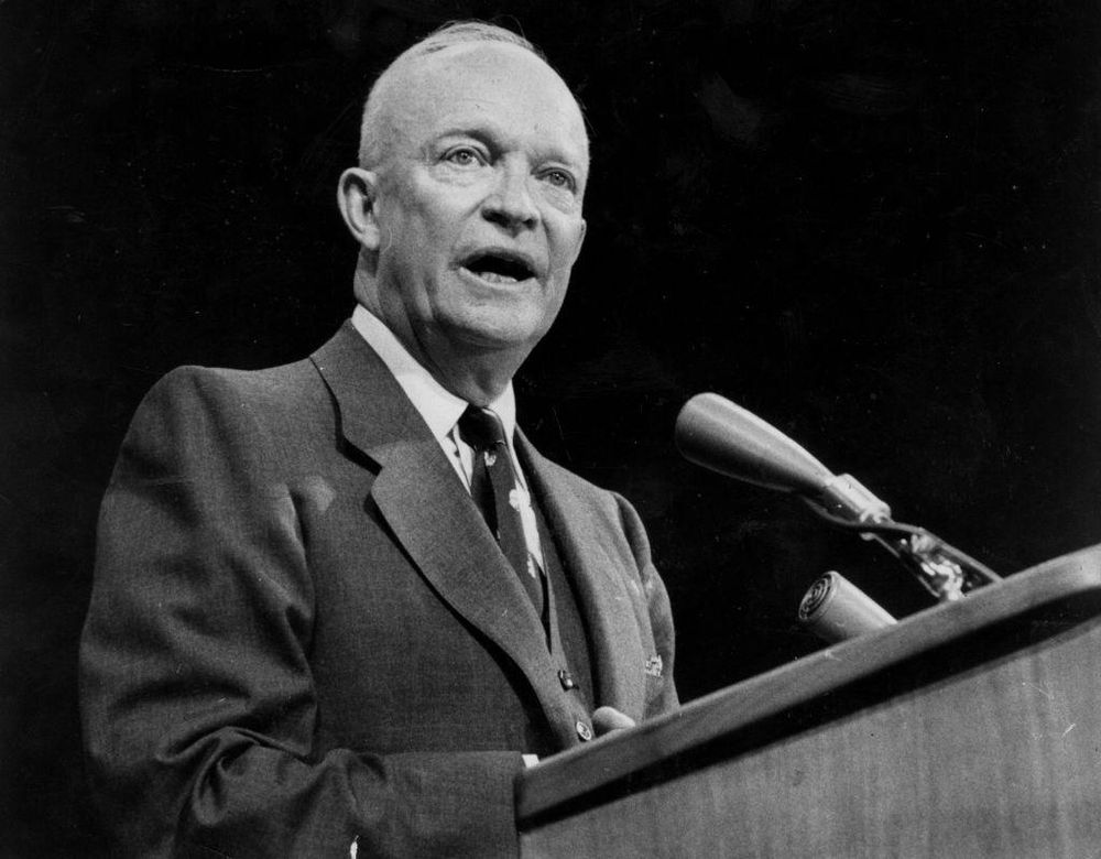 El presidente Dwight Eisenhower fue el primer mandatario estadounidense en utilizar los permisos temporales para acoger refugiados extranjeros.