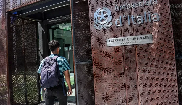 Fachada de la Embajada de Italia en Uruguay