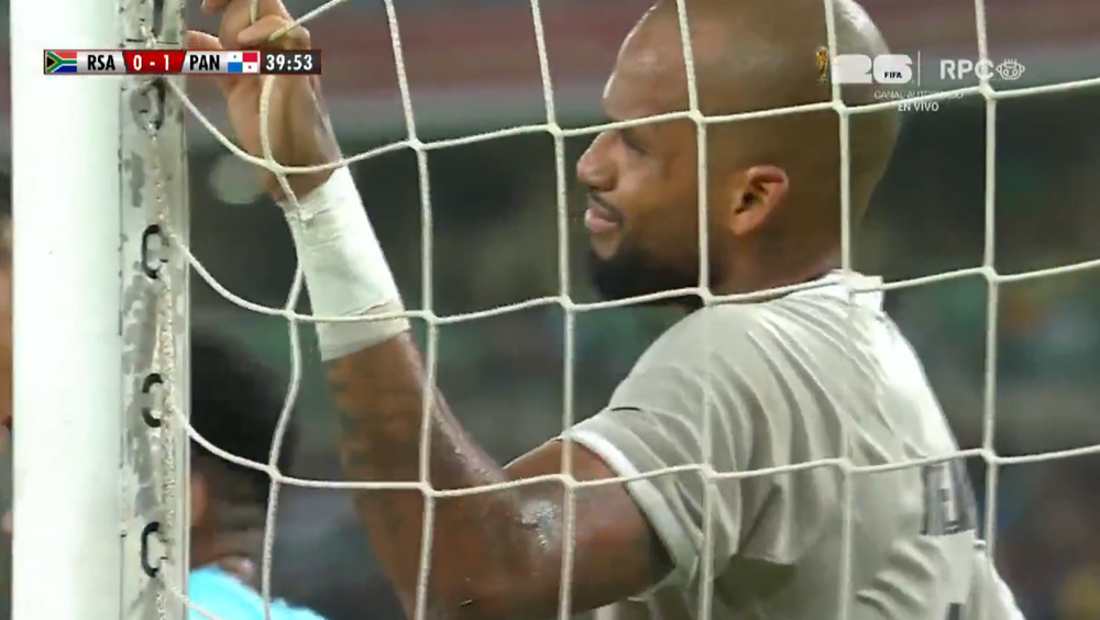 El llanto de Luis Mejía tras lesionarse atajando para Panamá