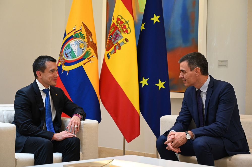 El reelecto presidente de Ecuador, Daniel Noboa, y el jefe del Ejecutivo de España, Pedro Sánchez
